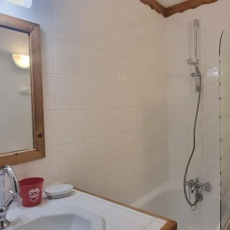 Appartement Jolie Etage Eleve Aux Pieds Vue Pistes - Fr-1-181-2859 *