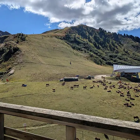 Jolie Etage Eleve Aux Pieds Vue Pistes Appartement La Plagne